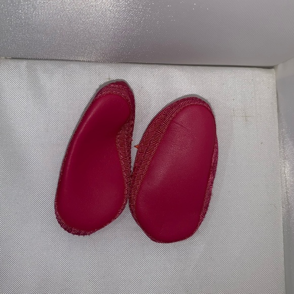 Retired American Girl Doll Shows from Pink and Salmon Collection - Picture 3 of 9